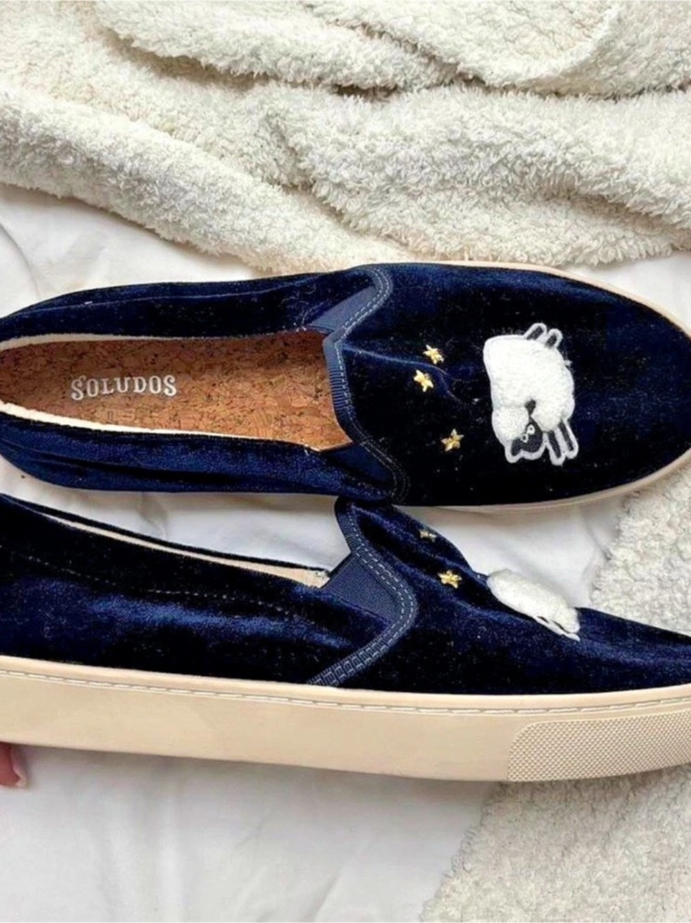 Soludos Velvet Sheep Sneaker Embroidered Blue Sneakers US 8.5